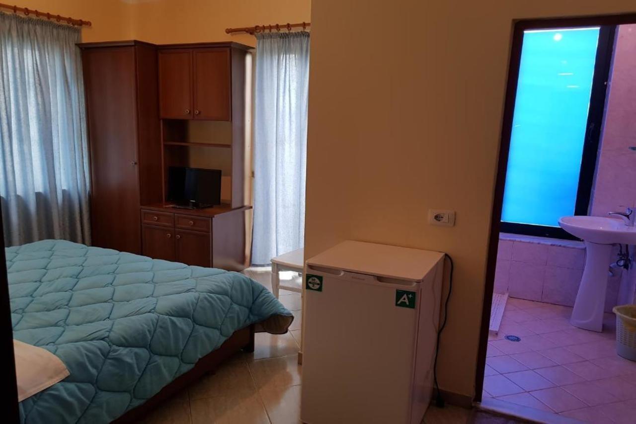Sanremo Hotel Restorant Shkallnur Екстер'єр фото
