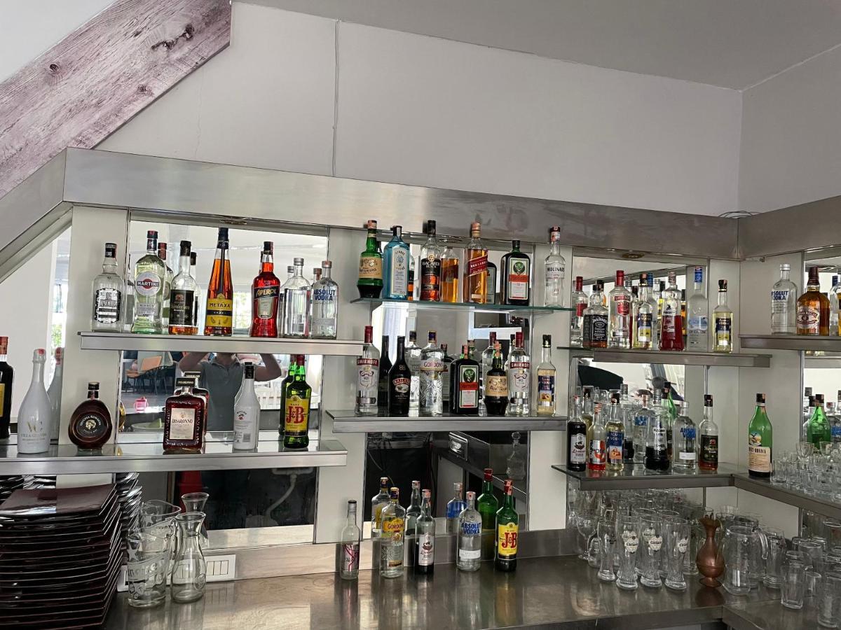 Sanremo Hotel Restorant Shkallnur Екстер'єр фото