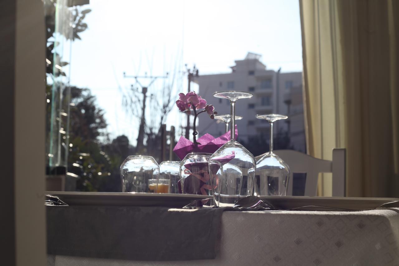 Sanremo Hotel Restorant Shkallnur Екстер'єр фото